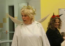 Anděl s čertem v zádech