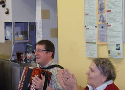 Dopolední posezení s harmonikářem Tomášem Kohoutem