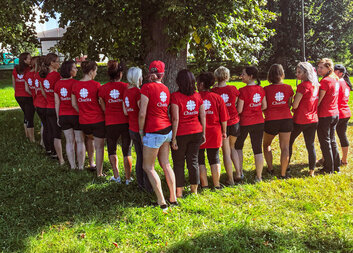 Charita na závodu Dračích lodí