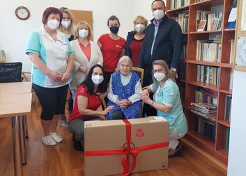 Naše sestřičky a pečovatelky budou pracovat s novou PC sestavou