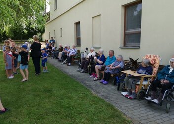 DEN S DĚTMI V DOMĚ KLIDNÉHO STÁŘÍ SV. ANNY