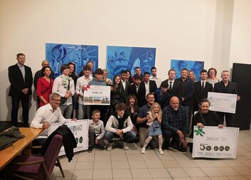 Předání šeku v Praze